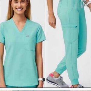 Figs Women's Fresh Aqua Scrub Set